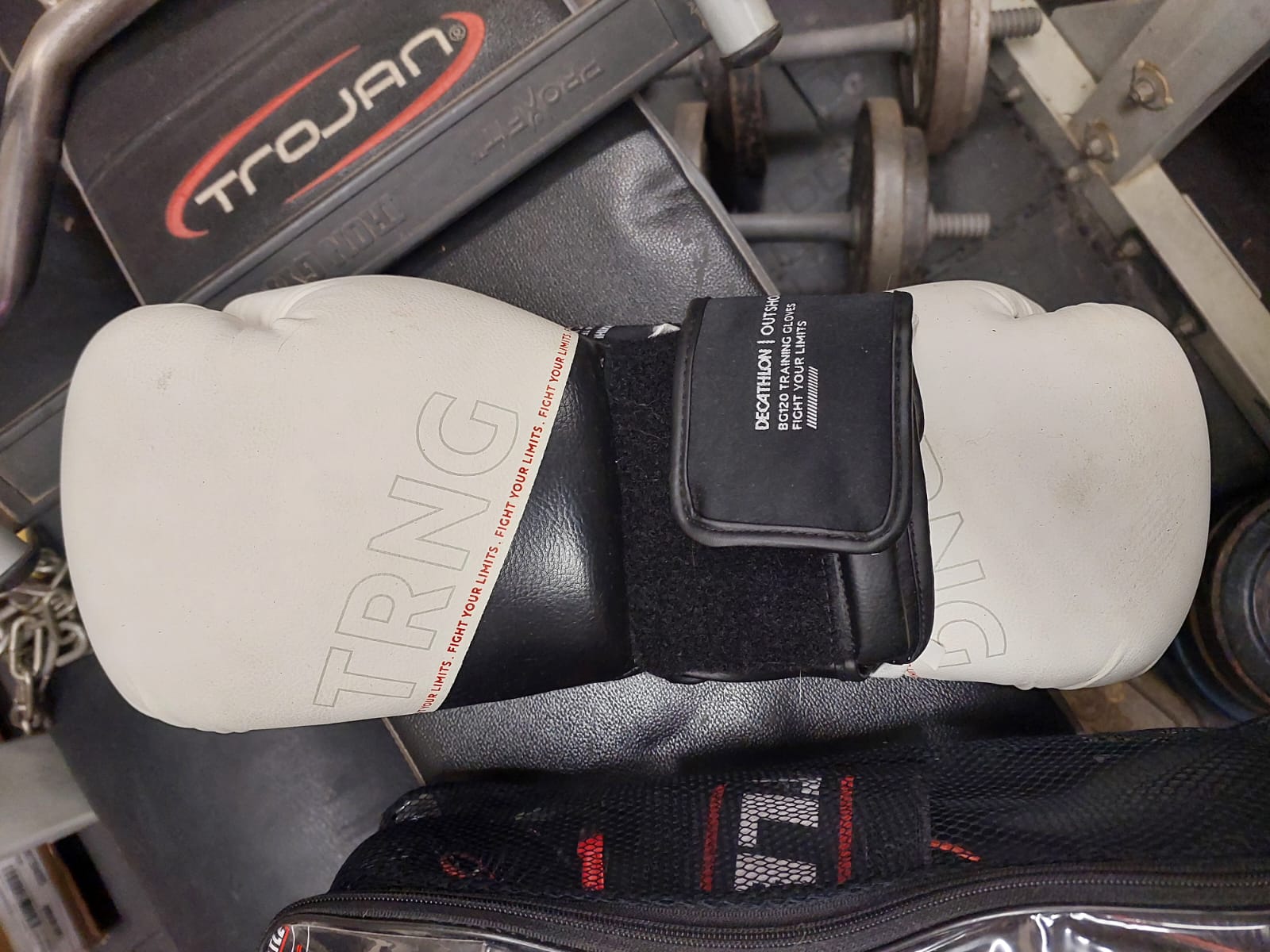 Decathlon 140z white boxing gloves (fairly new- excellent condition)