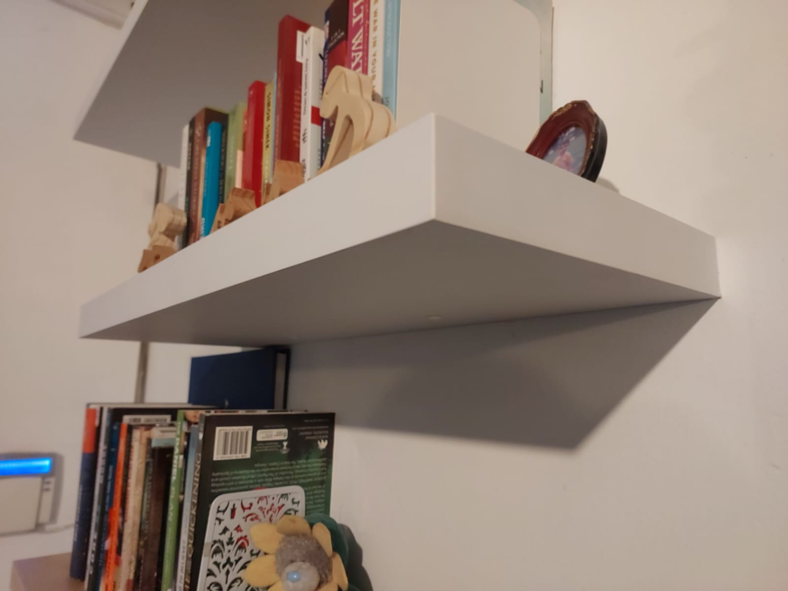 4 x Floating bookshelves (used- very good condition) - Image 1