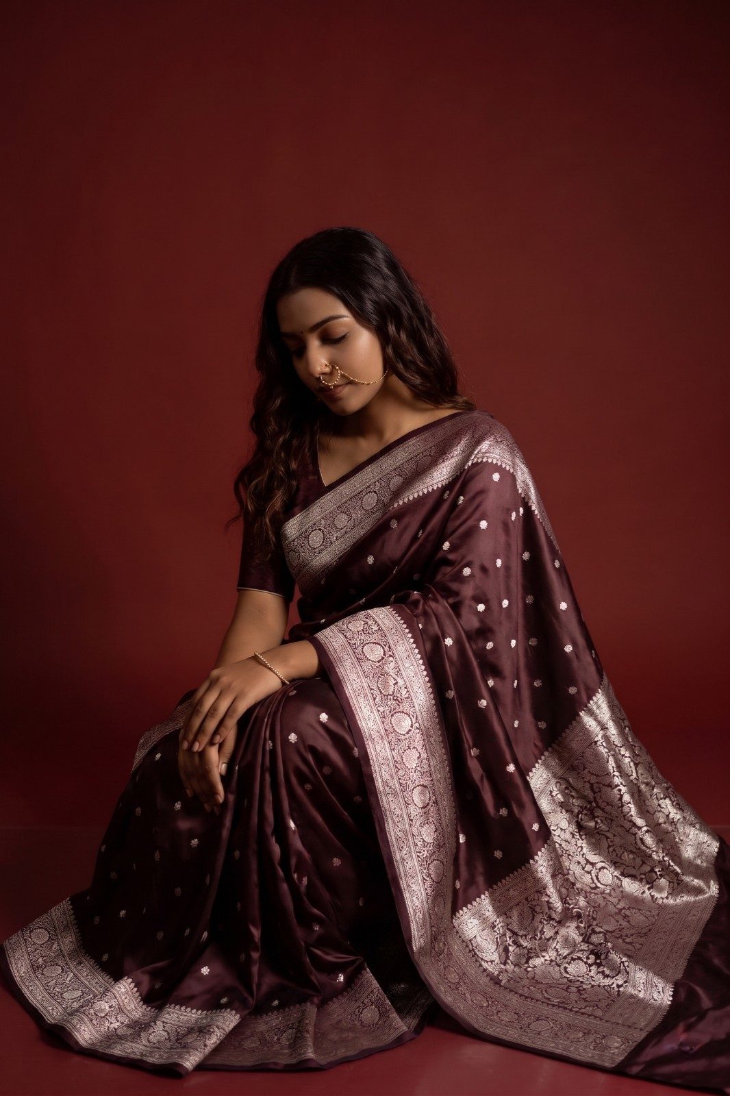 Pure Katan Banarasi Silk Saree – Antique Silver Zari Floral Edit - Image 1