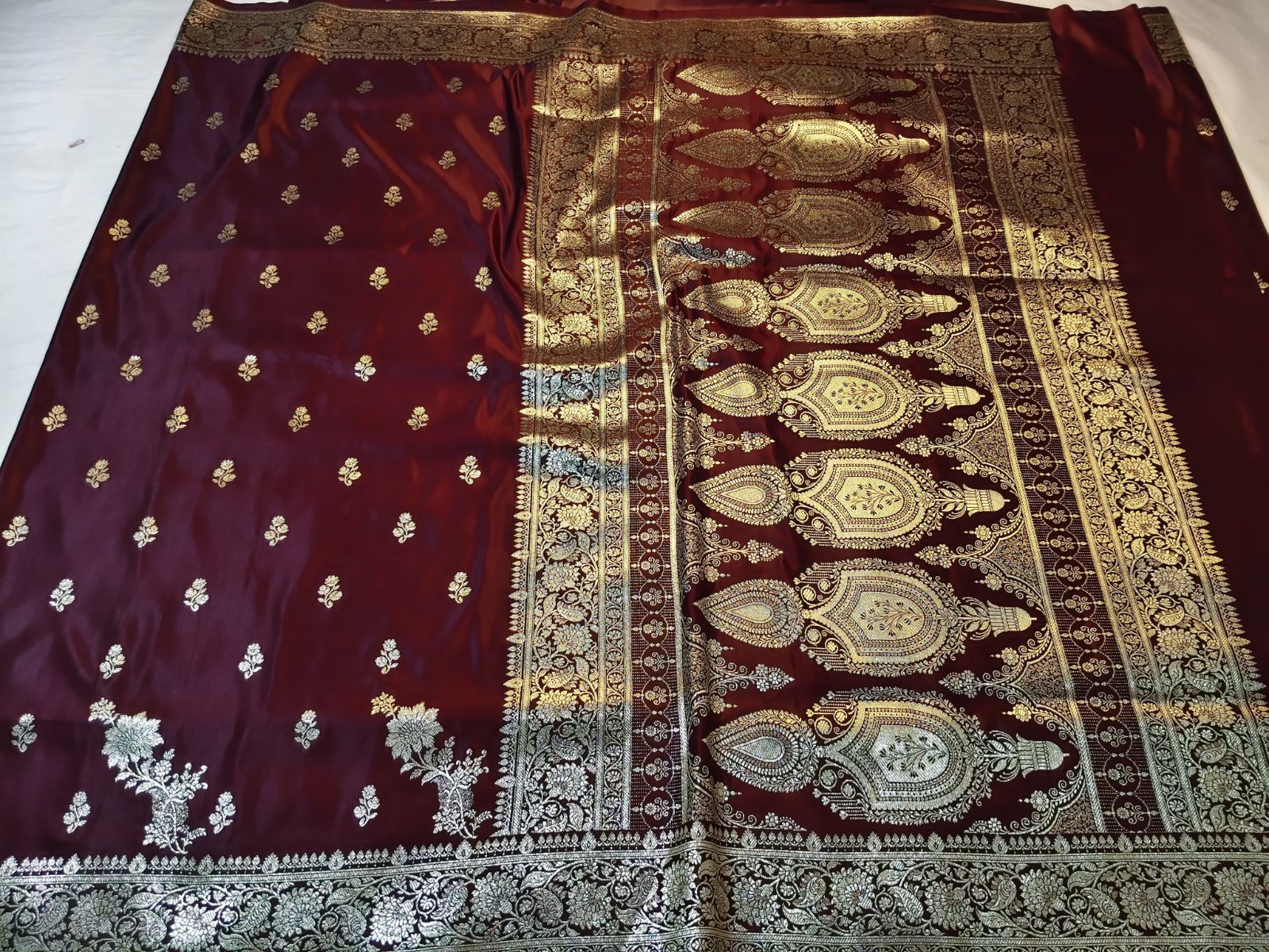 Maroon Banarasi Katan Silk Saree with Antique Gold Zari Paisley Pallu & Floral Buta 2