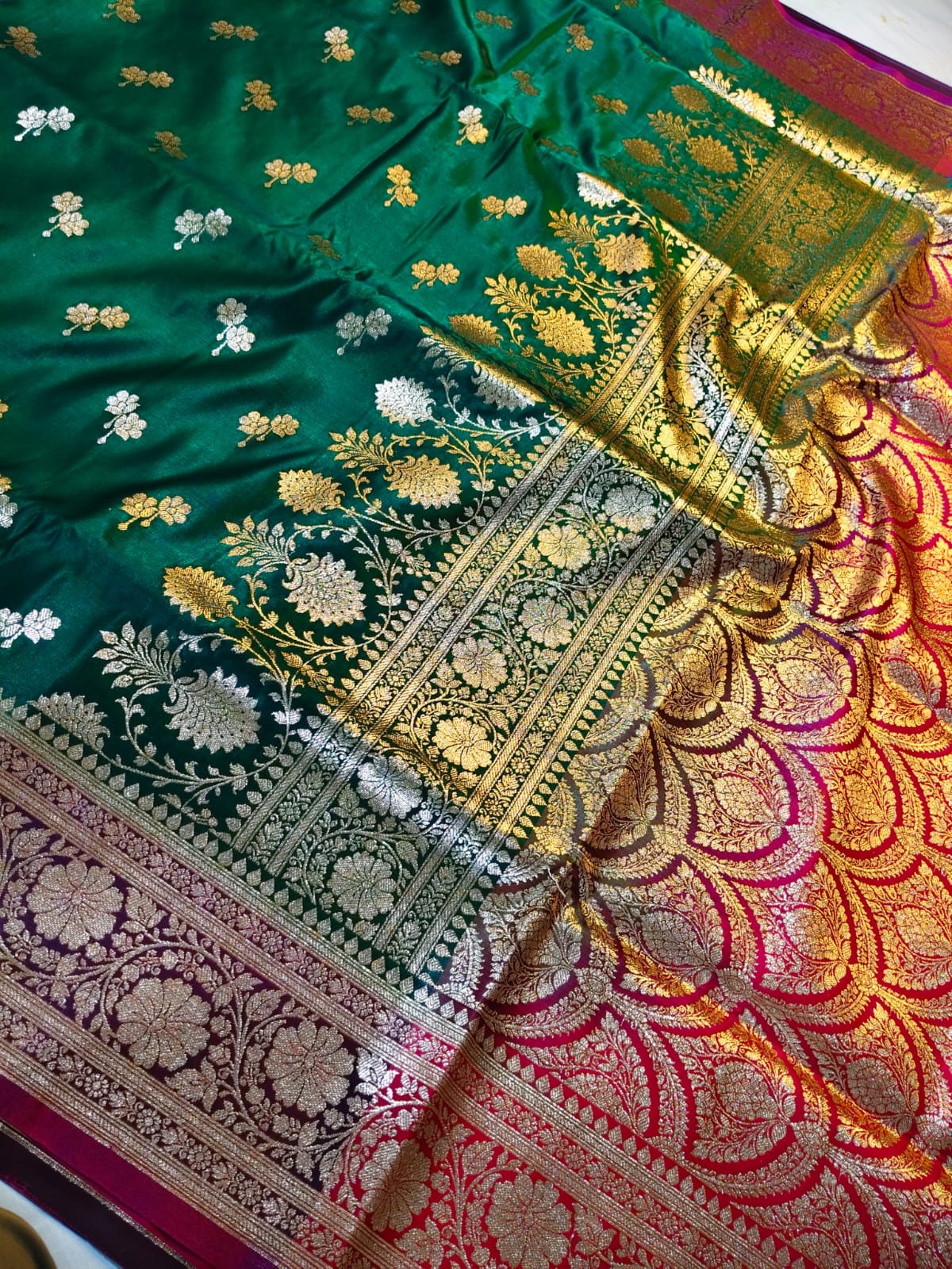 Bottle Green & Rani Pink Dual-Tone Zari Banarasi Silk Saree 2