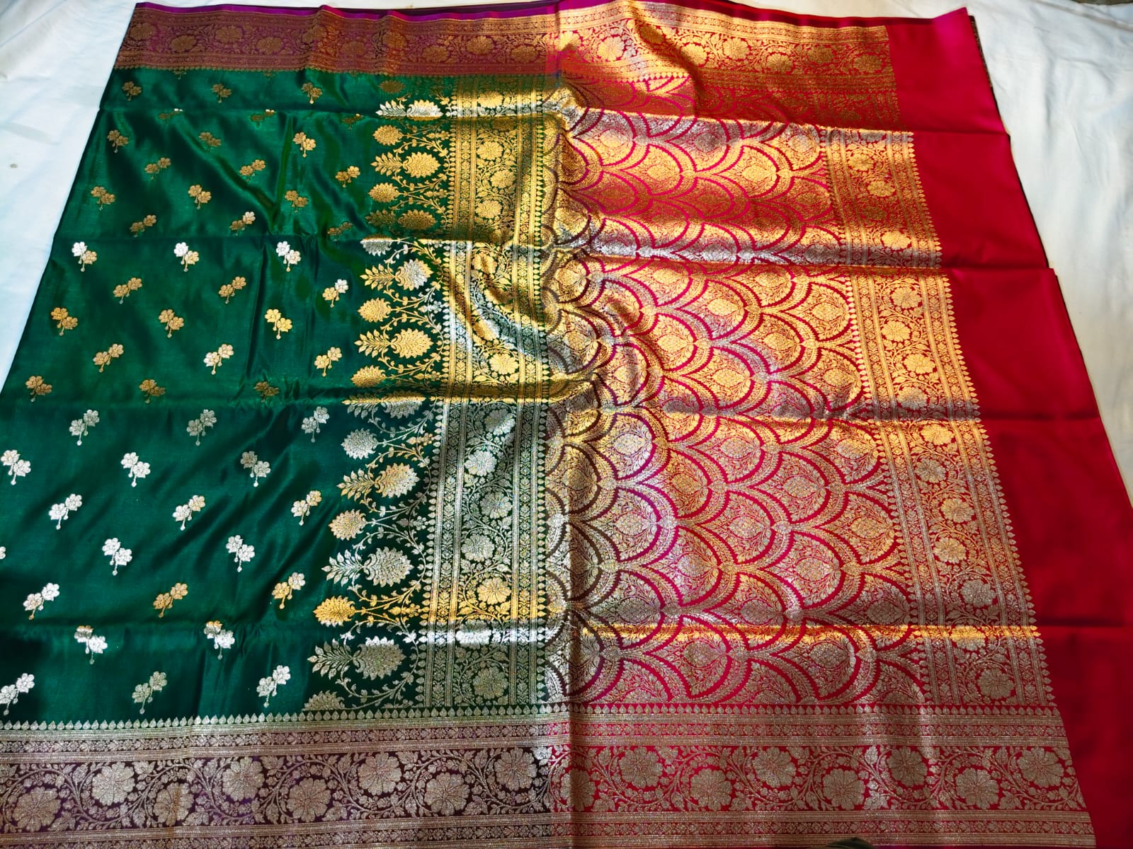 Bottle Green & Rani Pink Dual-Tone Zari Banarasi Silk Saree 3