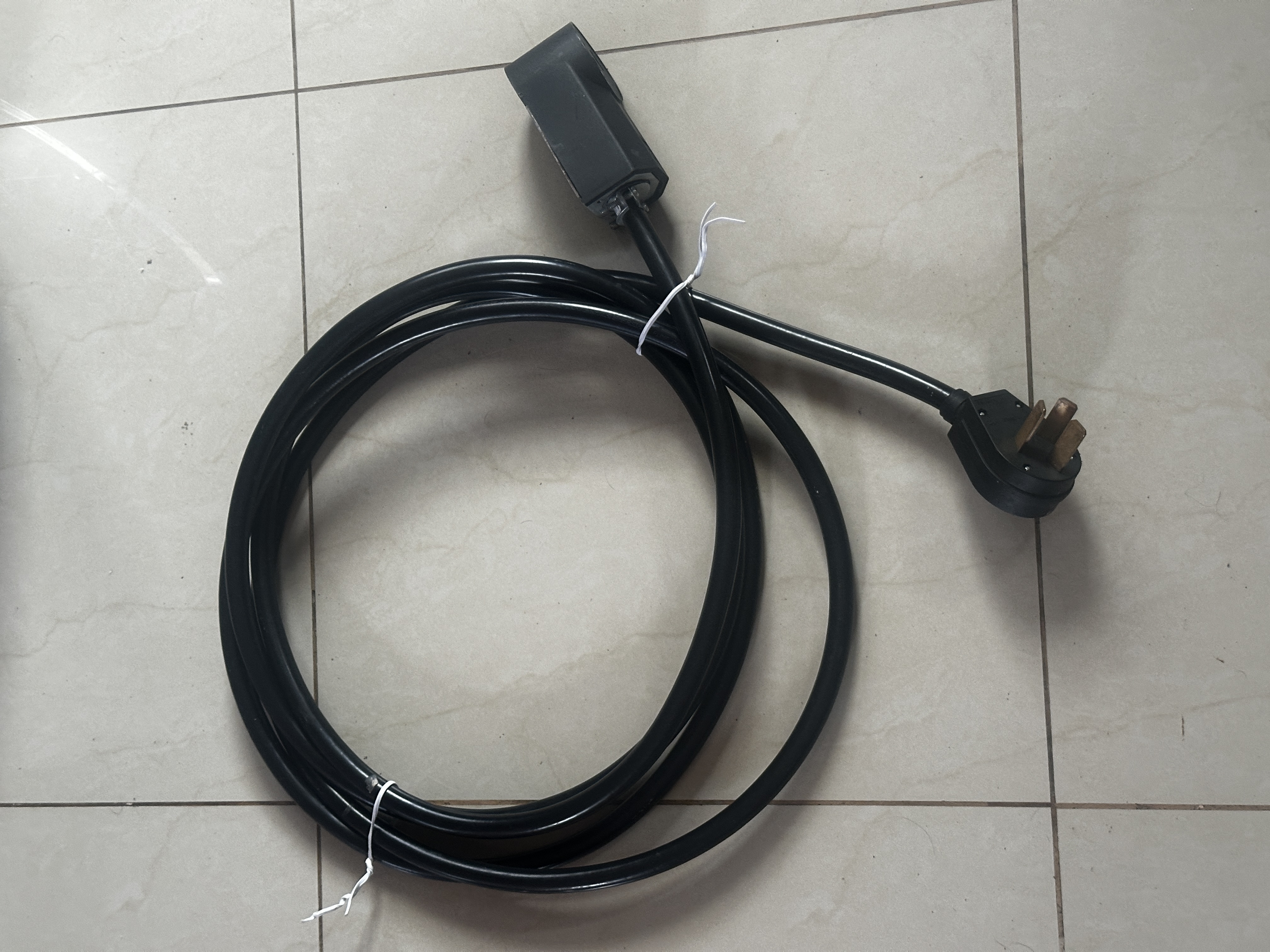 🔌 Combo de 2 cables de alimentación eléctrica de 220 V – Negro y gris - Image 1