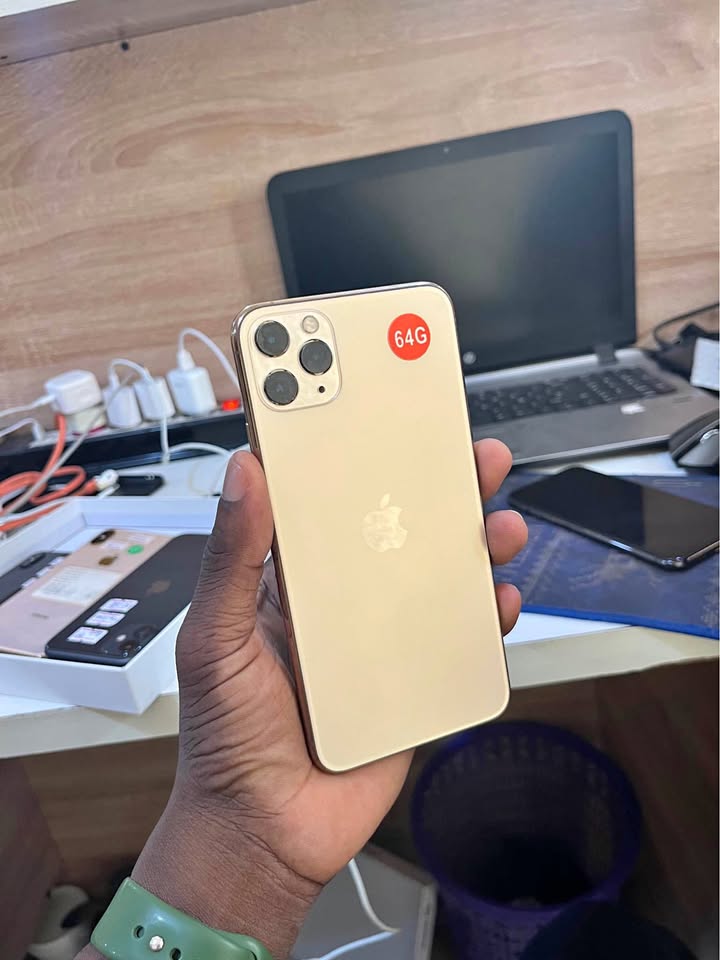 Iphone 11 PRO MAX - Image 1