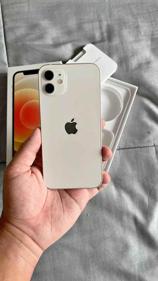 Iphone 12 Simple - Image 1