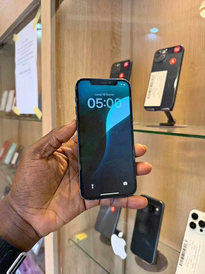Iphone 12 Simple 3
