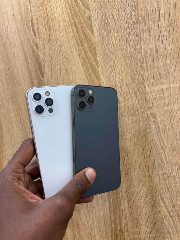 Iphone 12 PRO  3