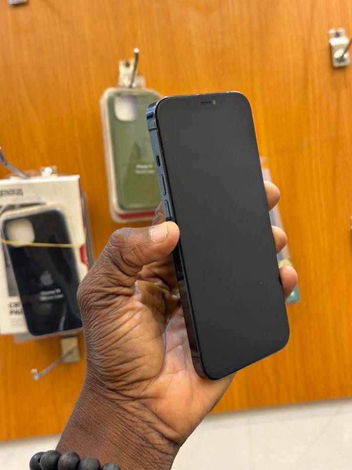 Iphone 12 PRO MAX 2