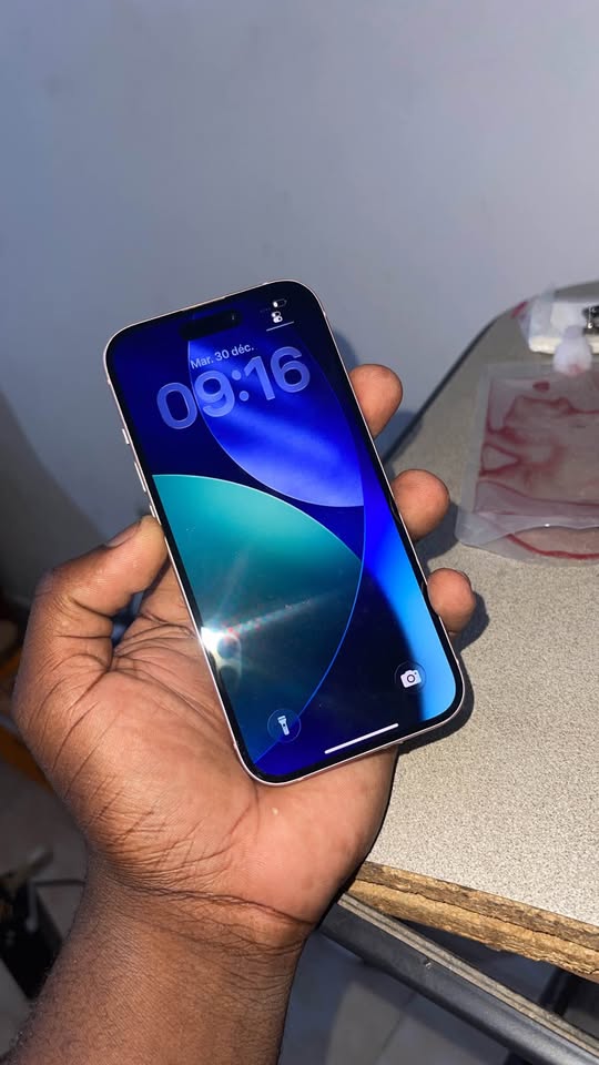 Iphone 15 SIMPLE 2