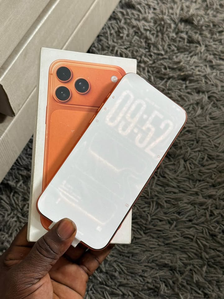 IPHONE 17 PRO MAX 2