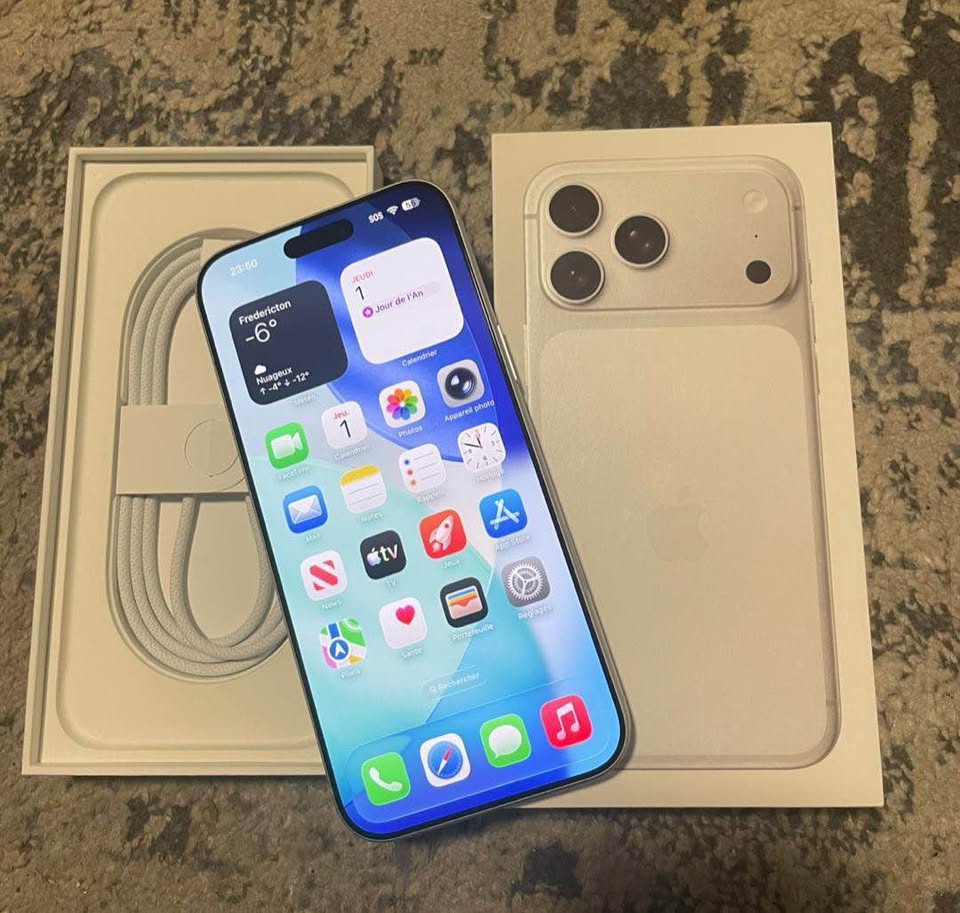 IPHONE 17 PRO MAX SILVER 2