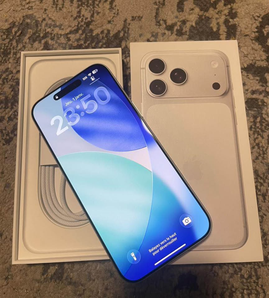 IPHONE 17 PRO MAX SILVER 3