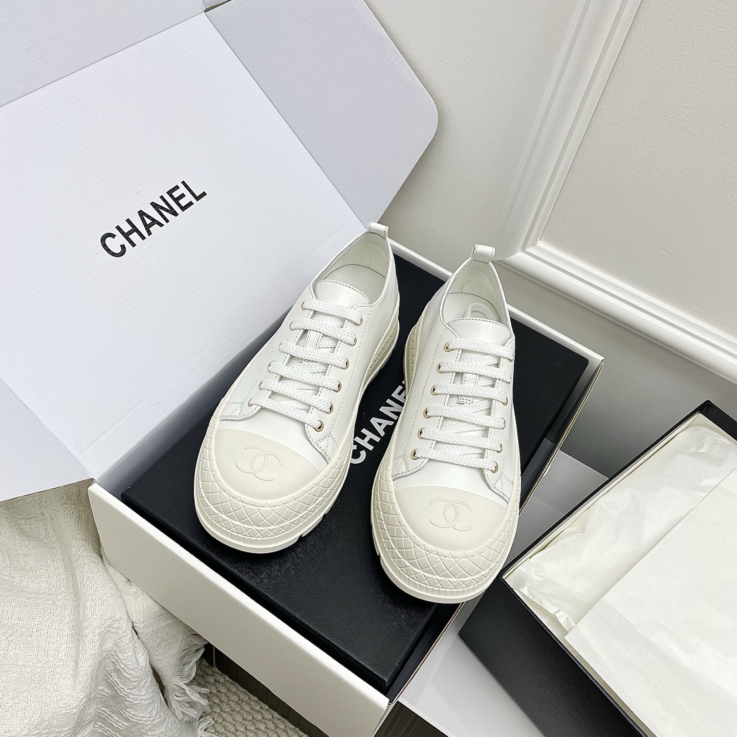 Designer shoes - Image 1