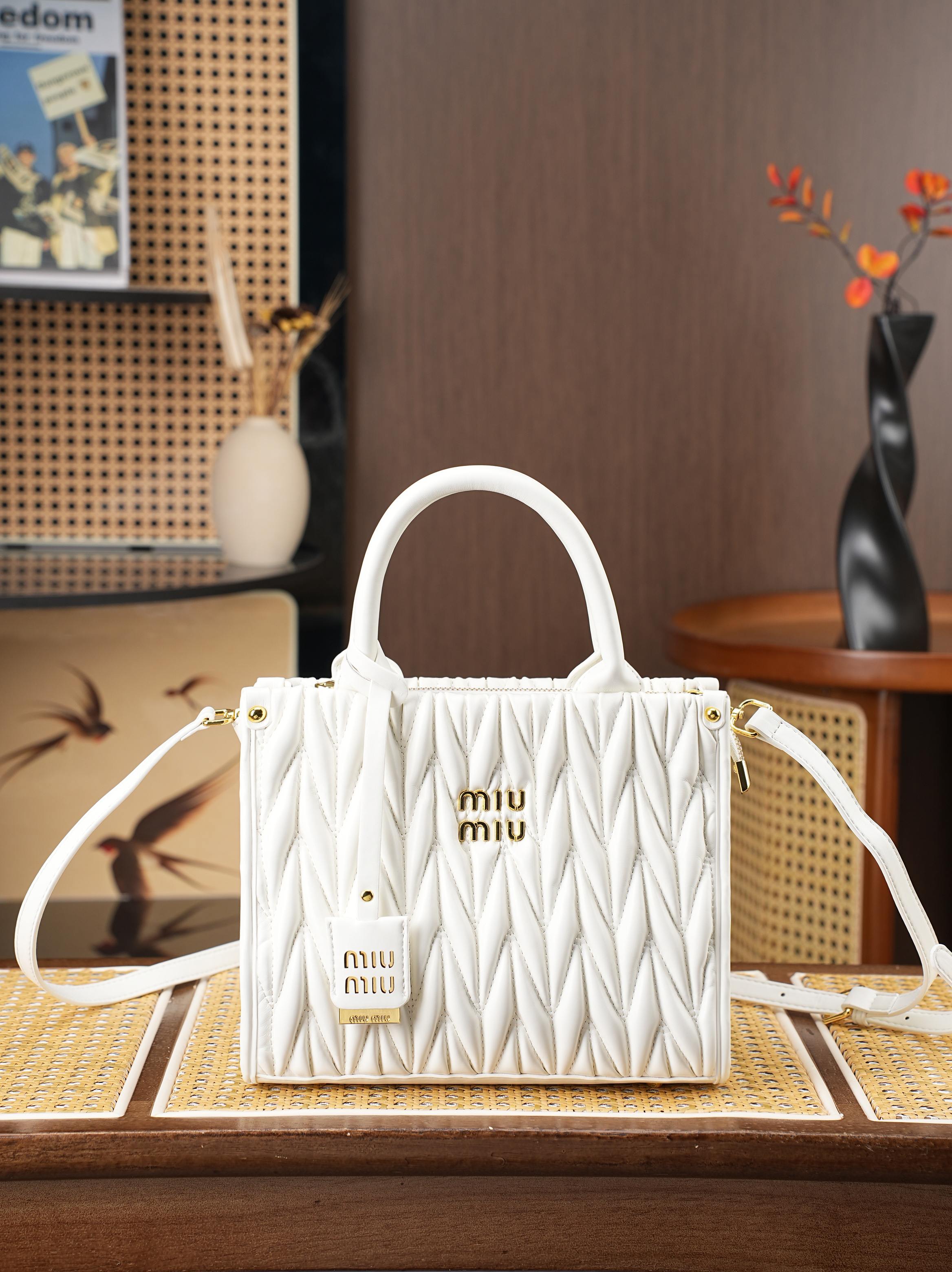 12Designer bag - Image 1