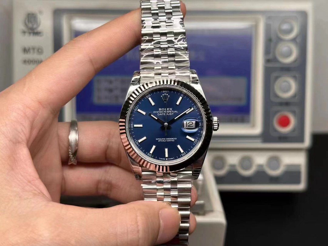 64Designer watches