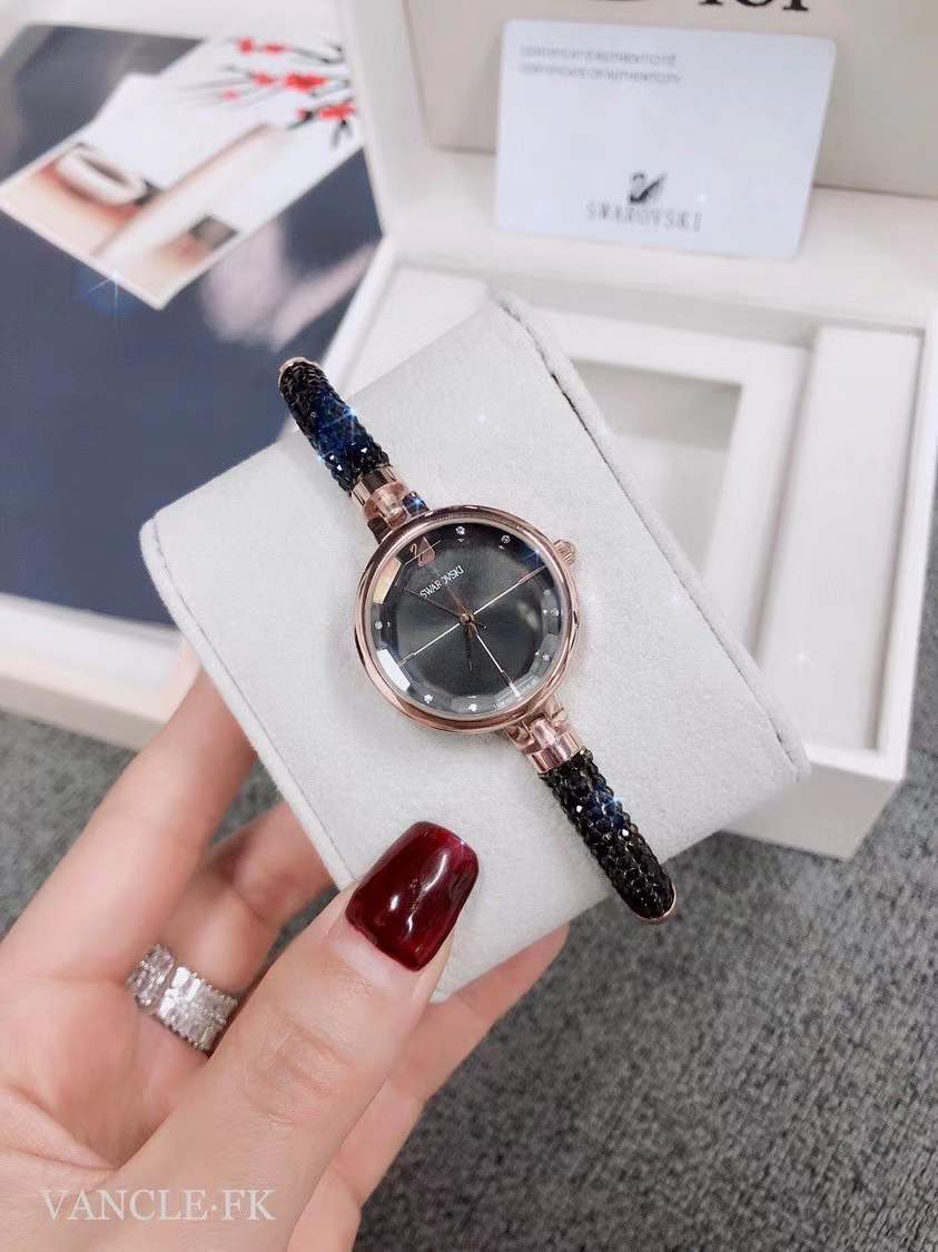 82Designer watches 3