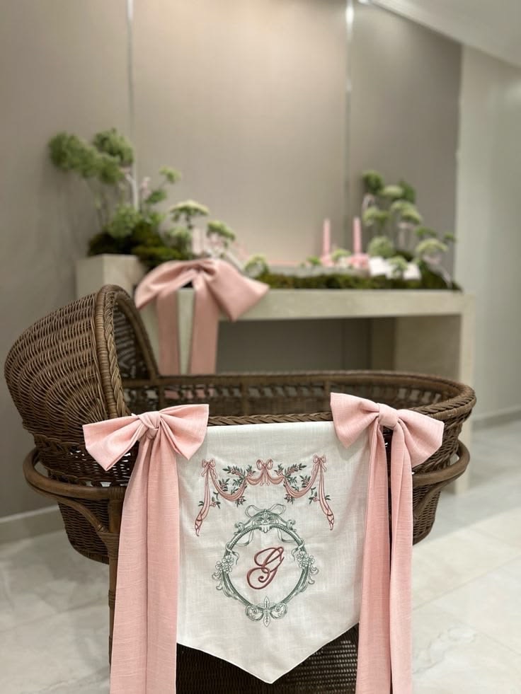 Crib hanging name