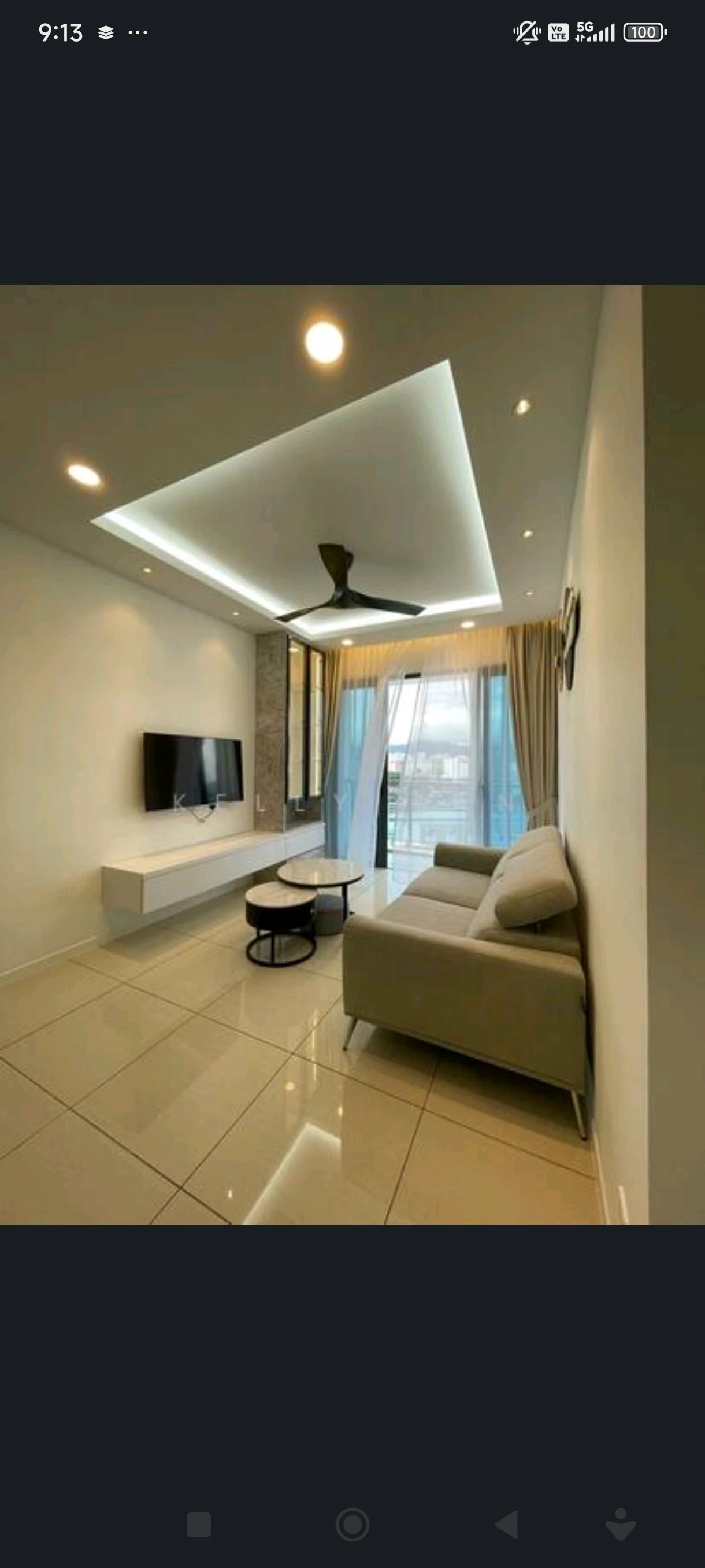 Interior view of Queens a residence Q2