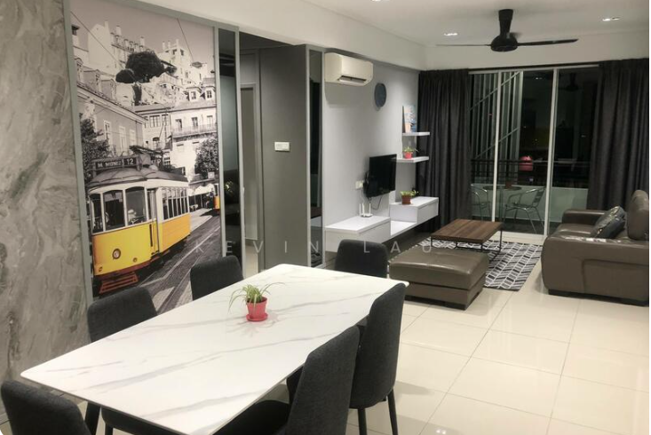 Main view of The majestic