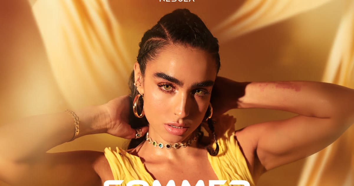 Sommer Ray at Nebula flyer