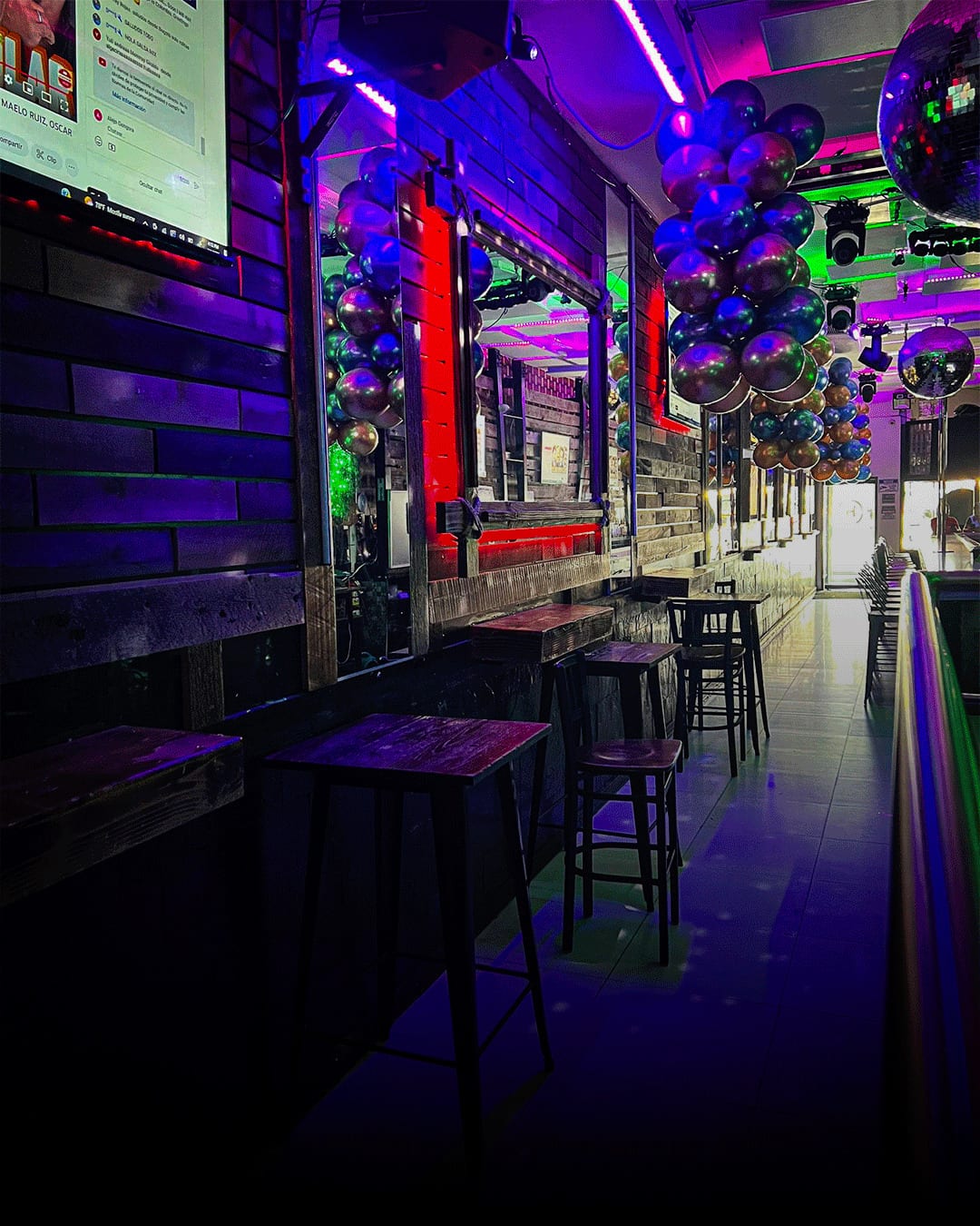 Hombres Lounge
