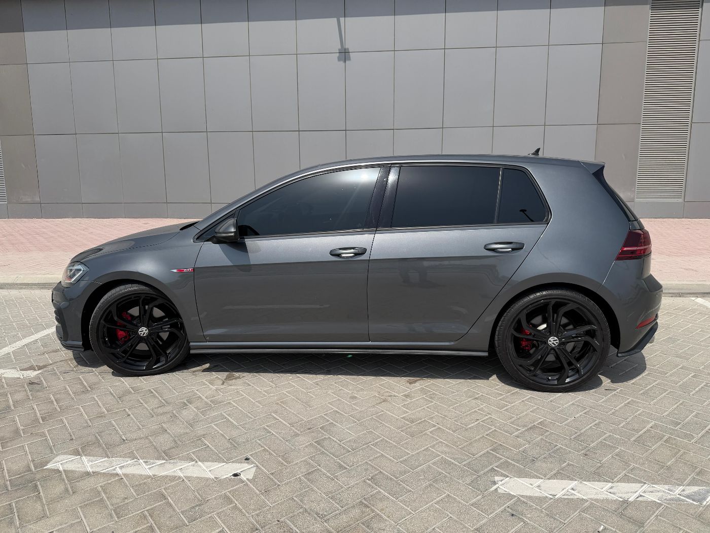 Volkswagen Golf GTI photo 6