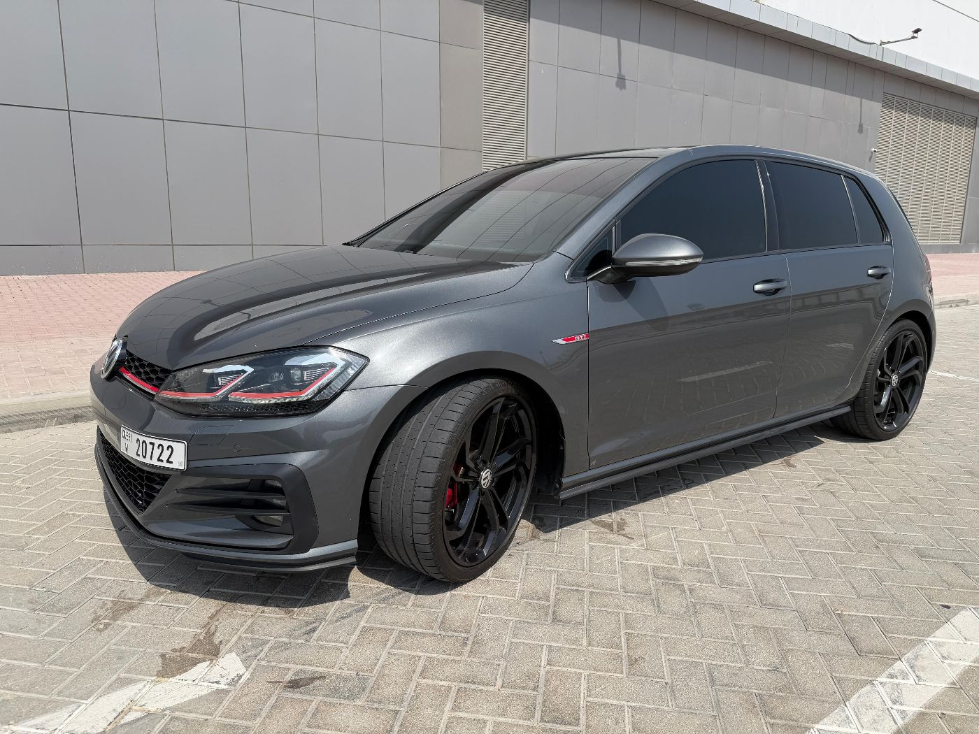 Volkswagen Golf GTI photo 7