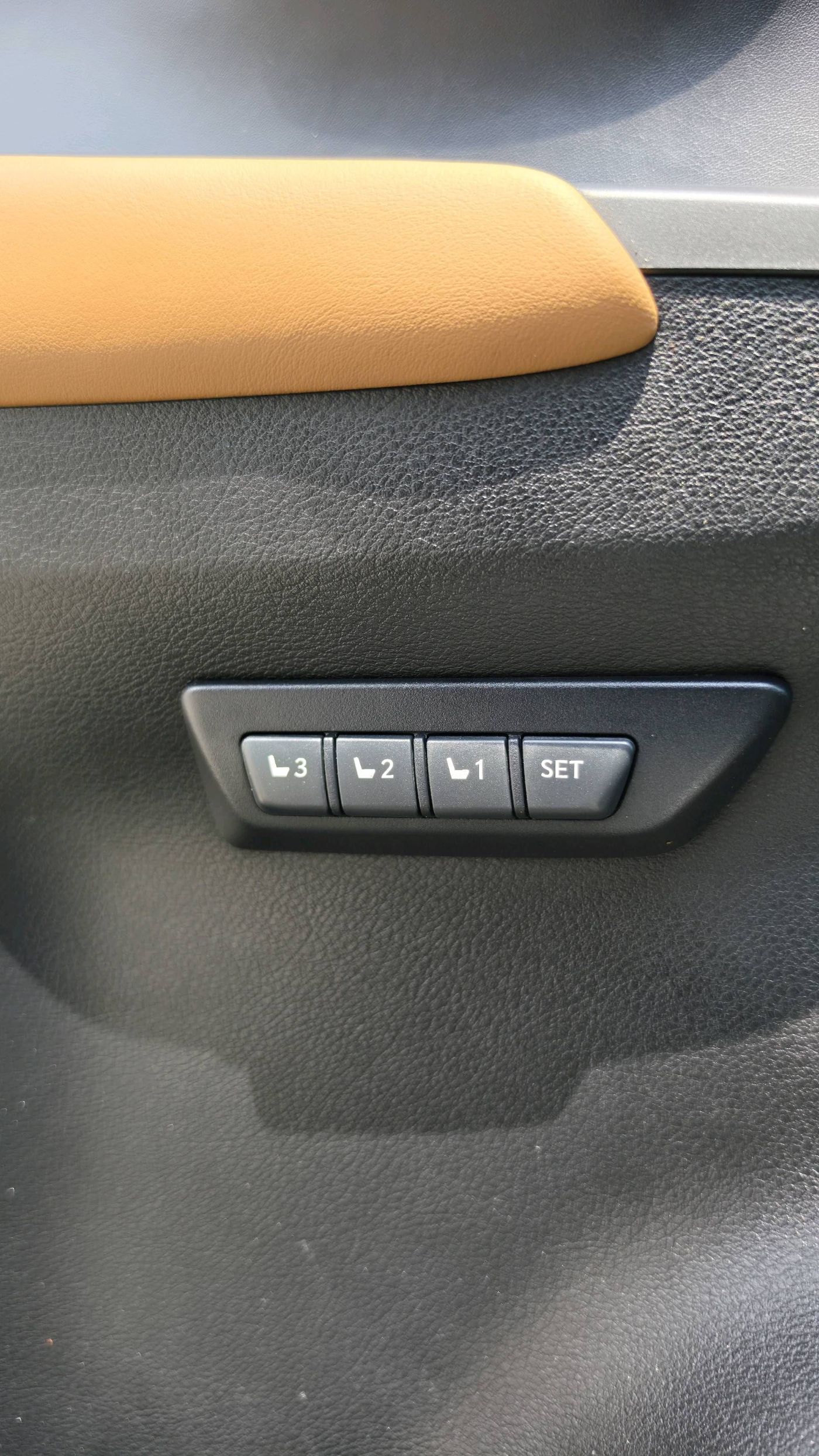 Lexus NX photo 8