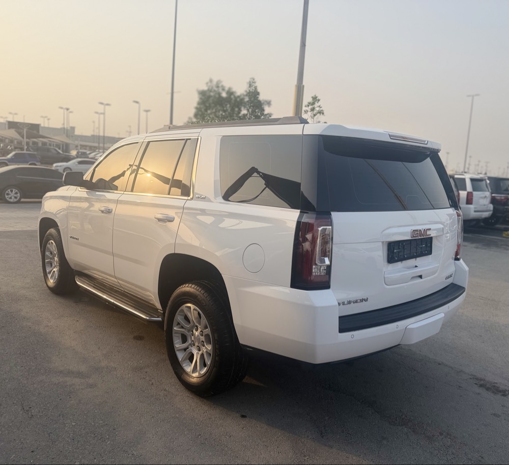 GMC Yukon 2015 photo 3