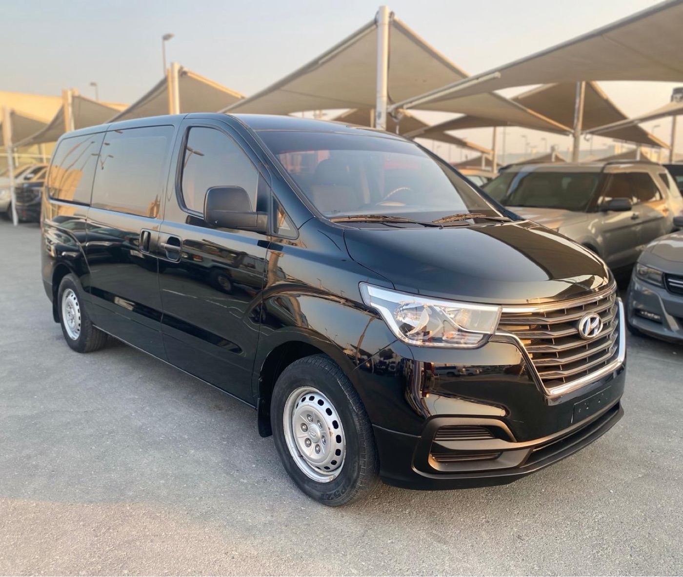 Hyundai H1 photo 2
