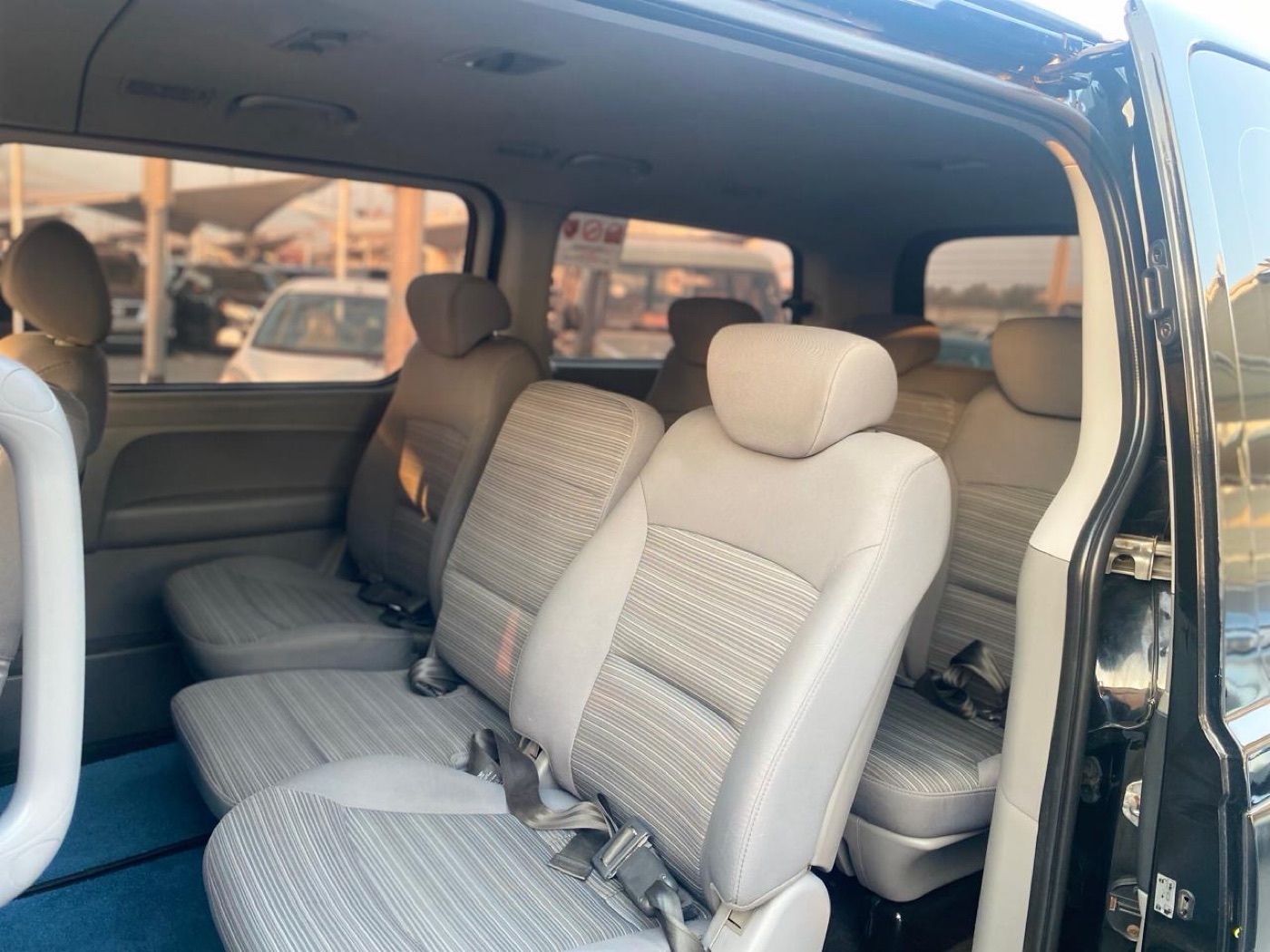 Hyundai H1 photo 8