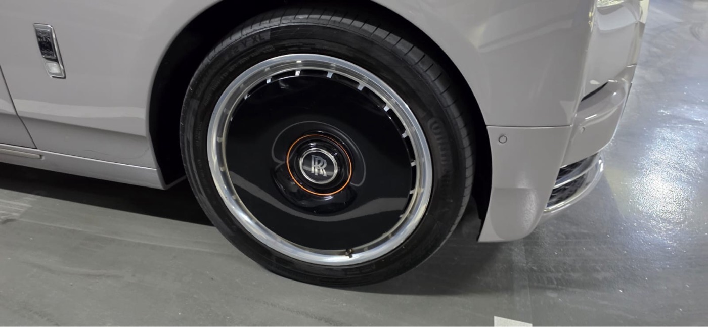 Rolls-Royce Phantom photo 3