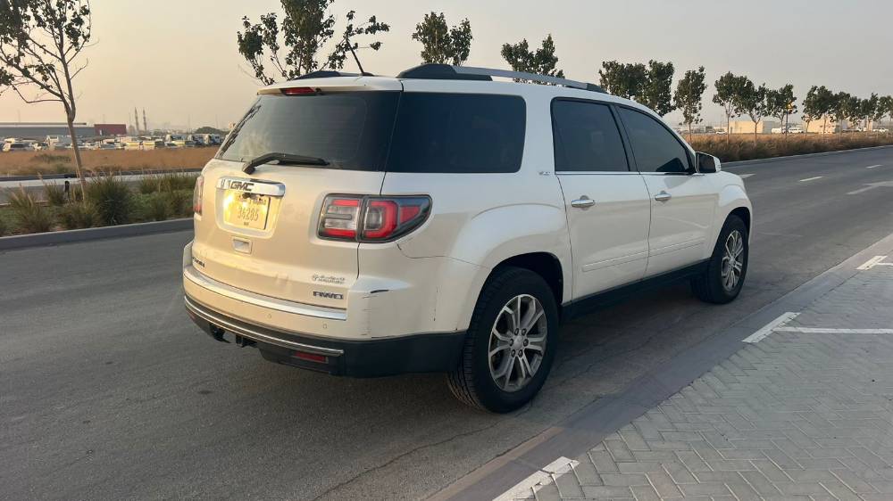 GMC Acadia 2015 photo 3