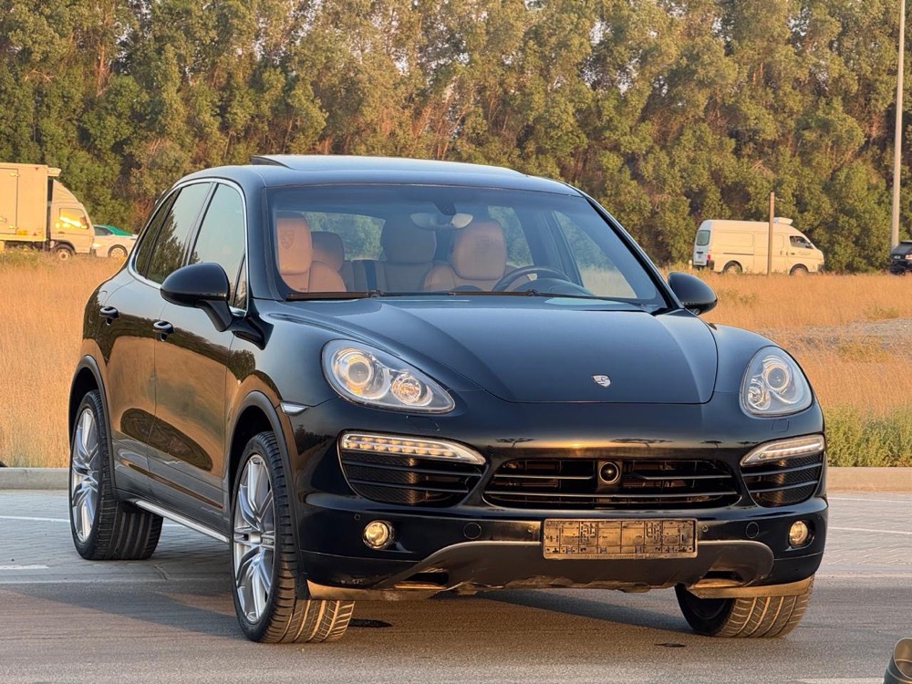 Porsche Cayenne S 2012 photo 2