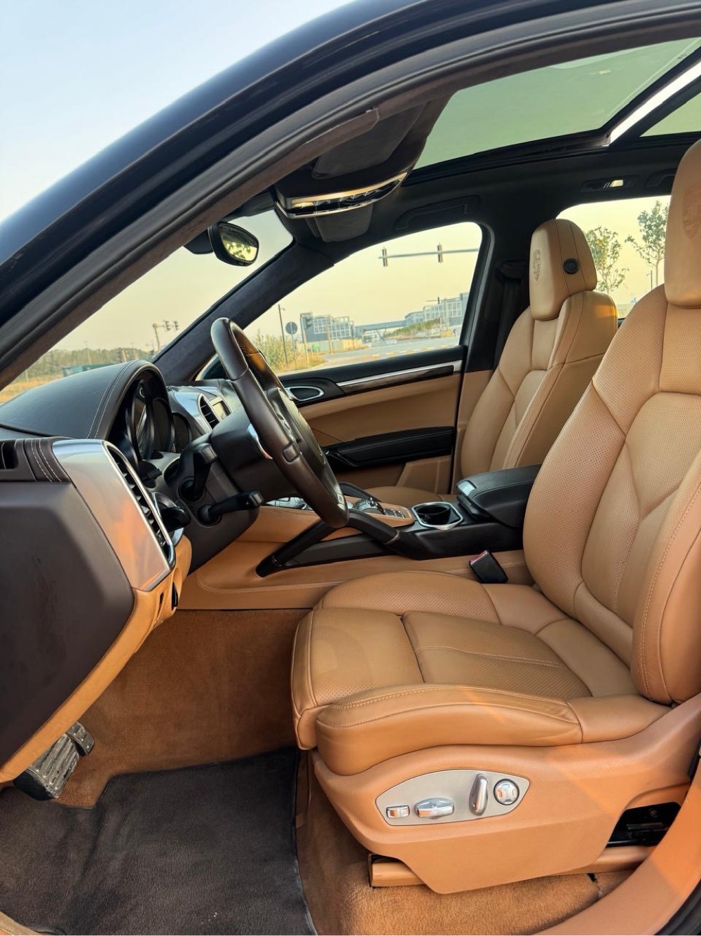 Porsche Cayenne S 2012 photo 8