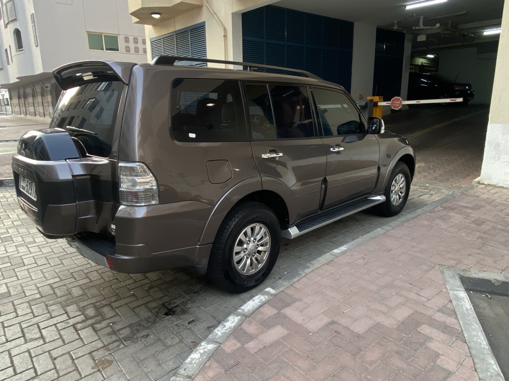 Mitsubishi Pajero 2015 photo 2