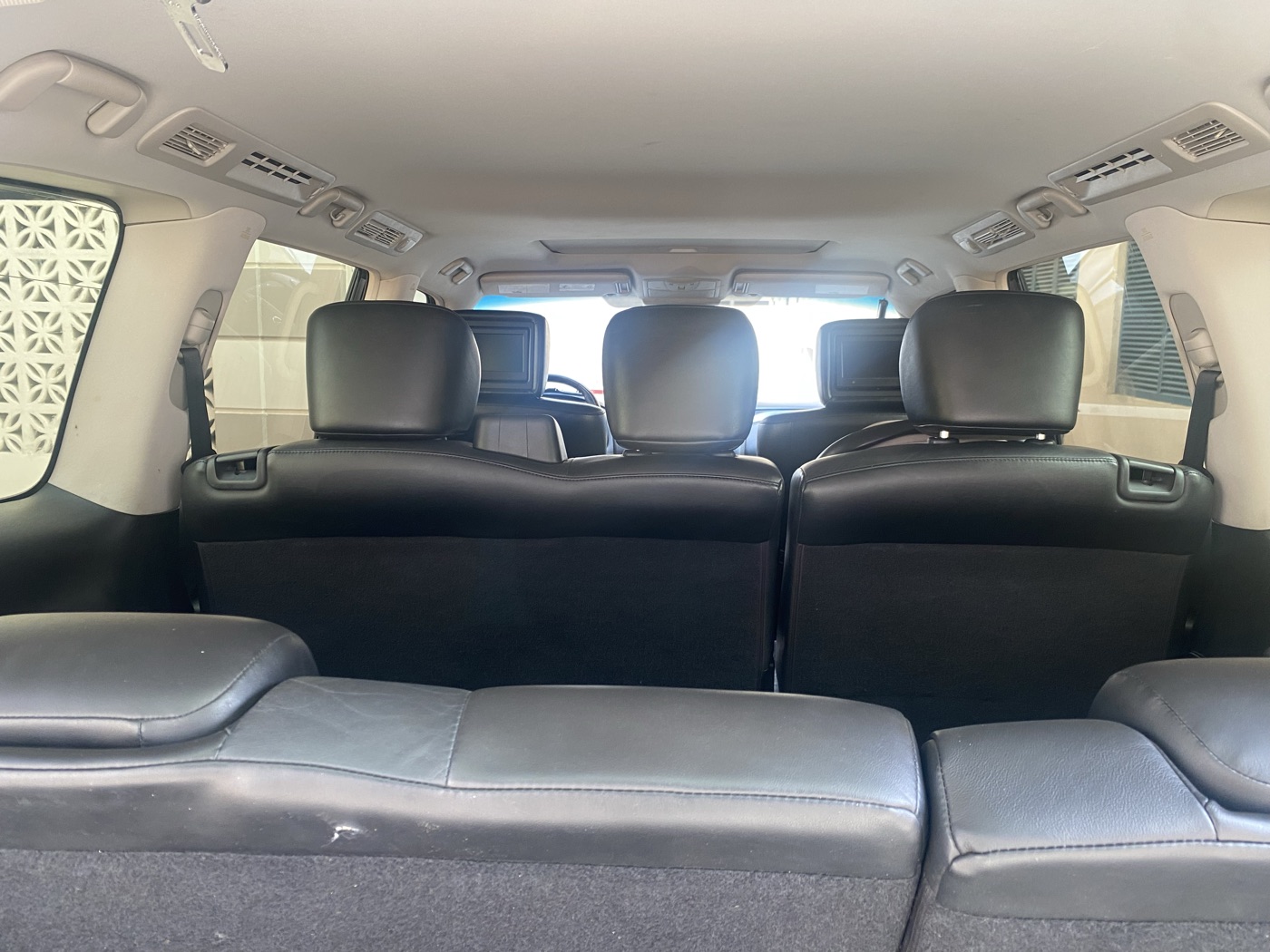 Infiniti QX80 photo 12
