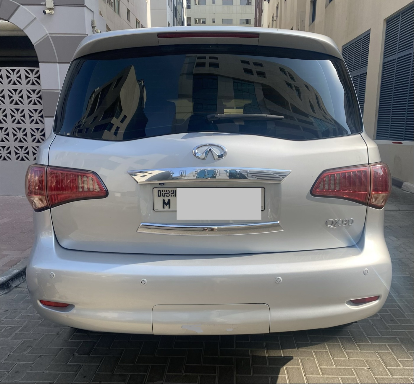 Infiniti QX80 photo 13