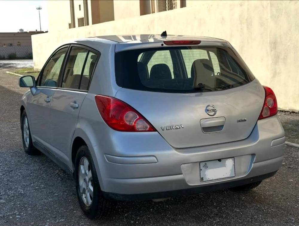 Nissan Versa photo 4