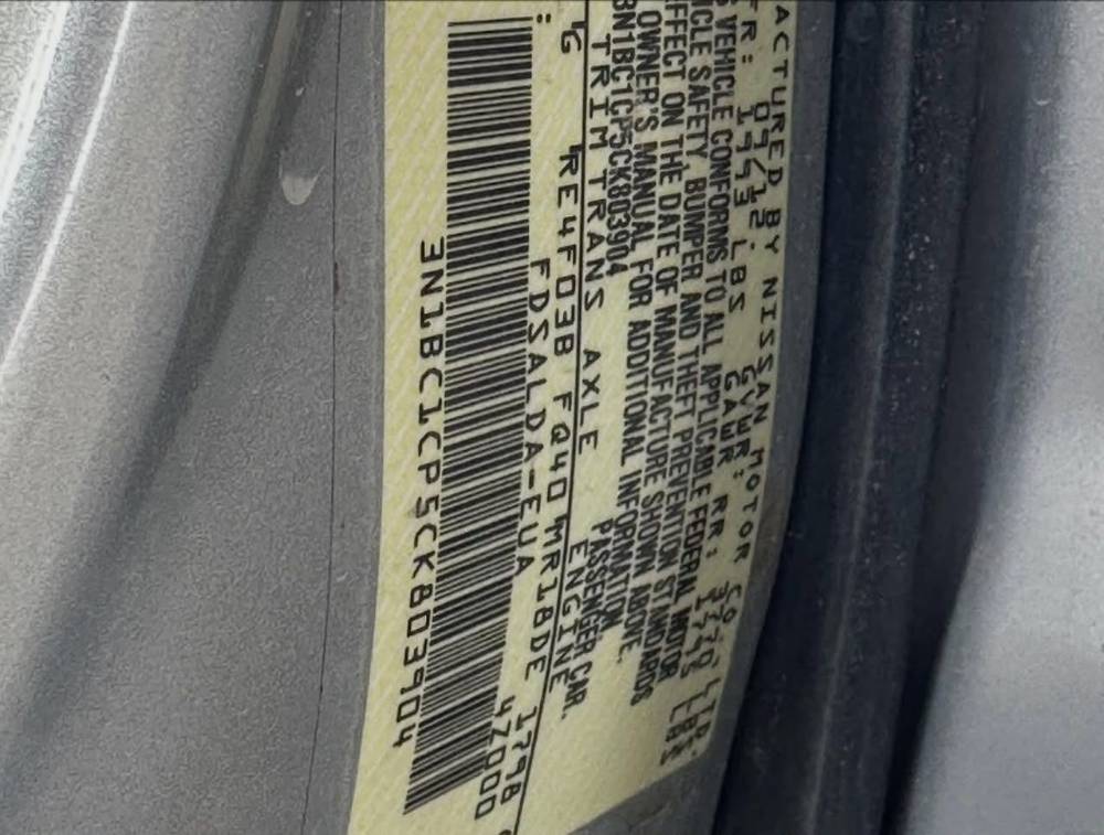 Nissan Versa photo 8