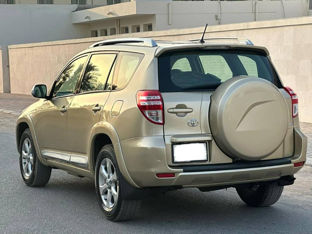 Toyota RAV4 photo 3