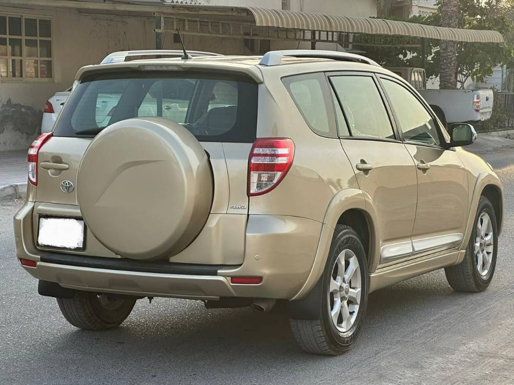 Toyota RAV4 photo 4