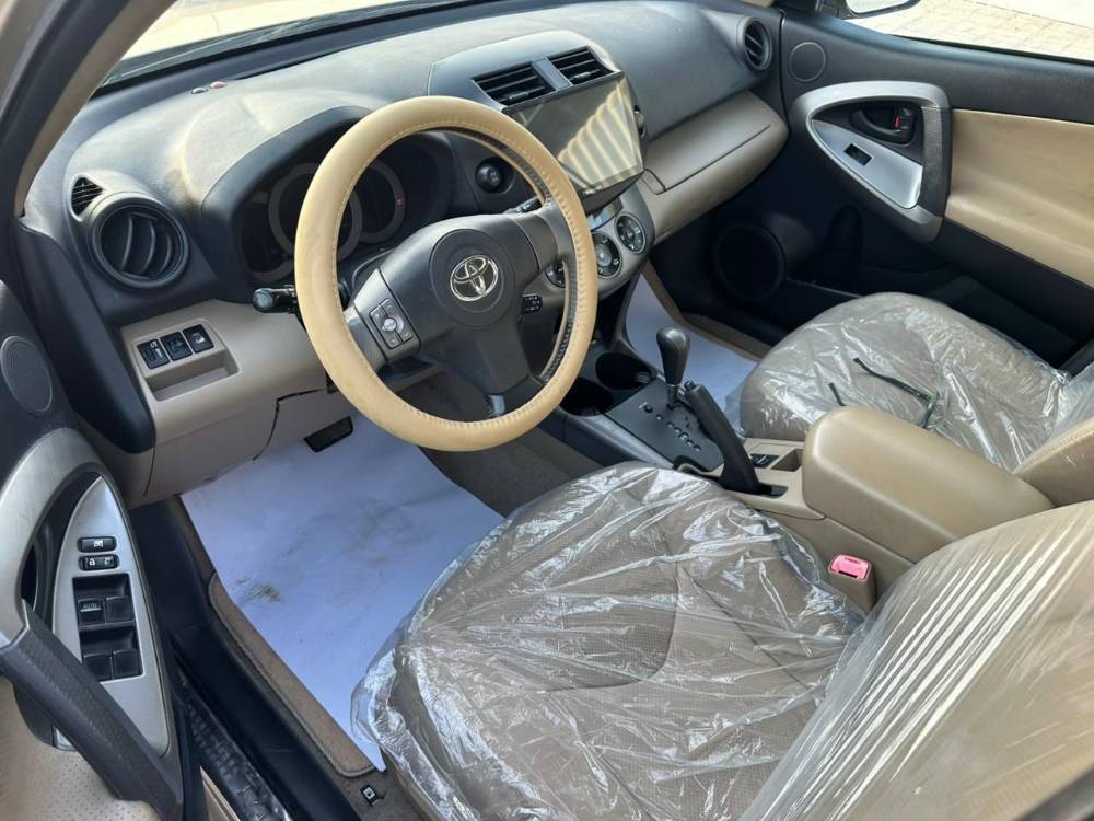 Toyota RAV4 photo 6