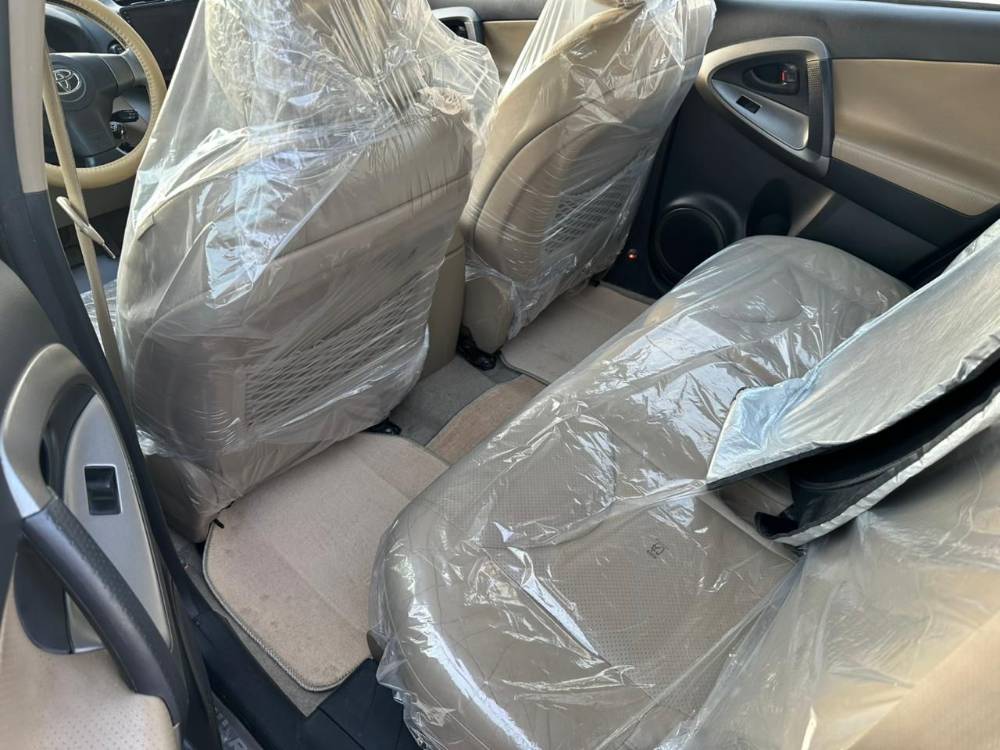 Toyota RAV4 photo 7