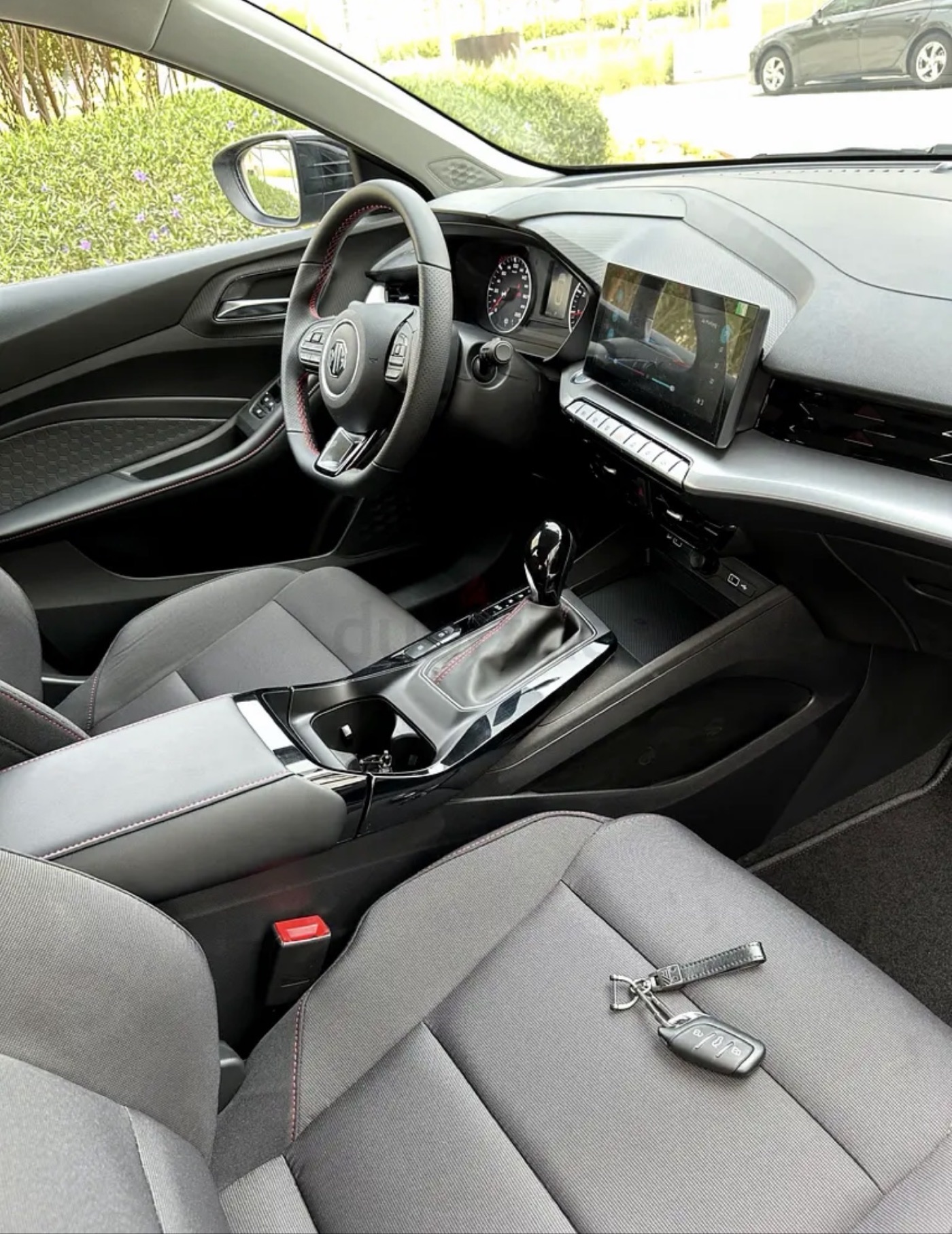 MG GT photo 5