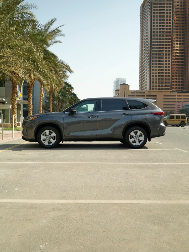 Toyota Highlander photo 2