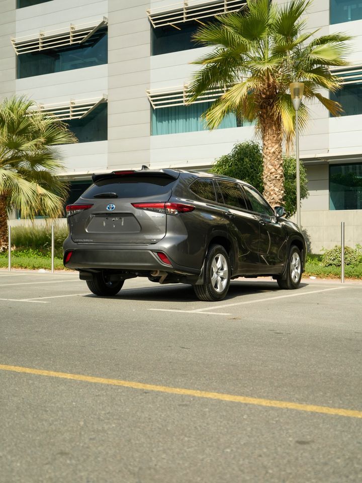 Toyota Highlander photo 3