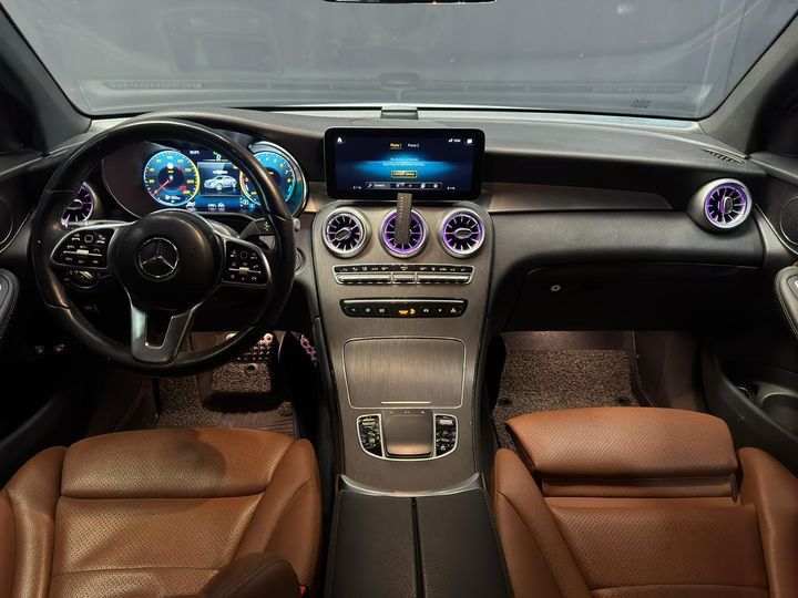 Mercedes-Benz GLC 300E photo 5
