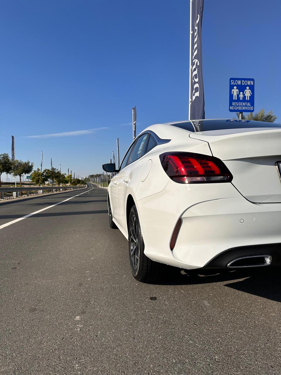 MG GT photo 3