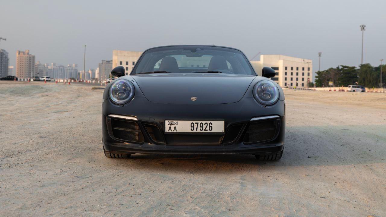 Porsche 911 Carerra 4GTS Targa photo 2